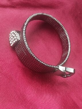 Silver-Tone Crystal Stretch Bracelet - Elegant Women's Jewelry